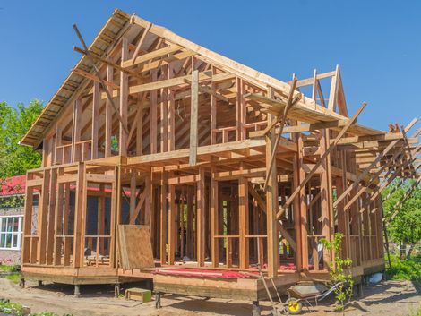 Holzhaus, Holzrahmenbau, Foto: iStock/DmitryPK