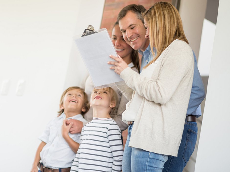 Mietschuldenfreiheitsbescheinigung, Vermieter, Mieter, Foto: andresr / istock.com