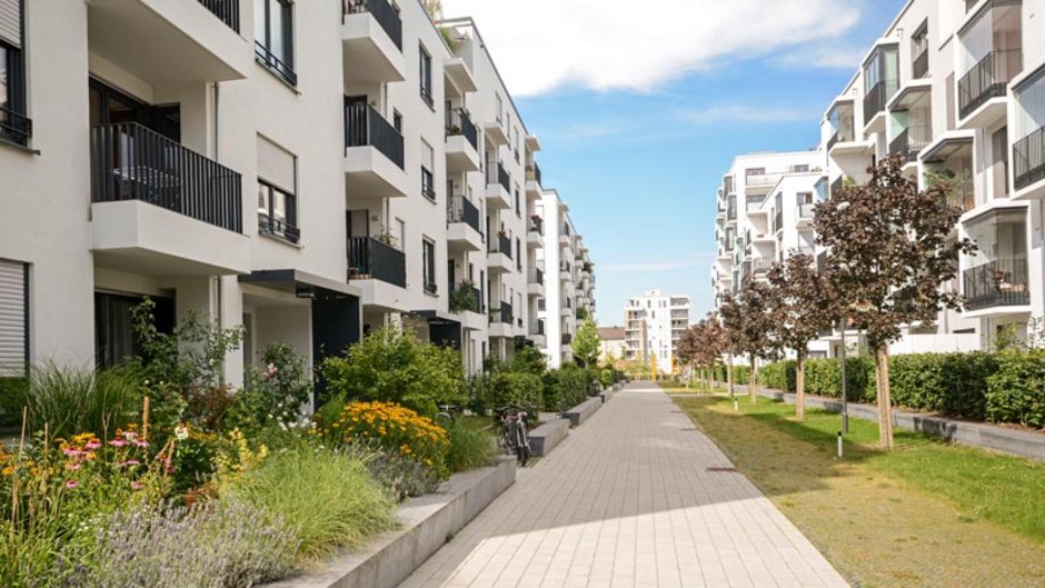Eigentümergemeinschaft, Wohnungseigentümergemeinschaft, WEG, Mehrfamilienhaus, Wohnanlage, Foto: ah_fotobox / stock.adobe.com
