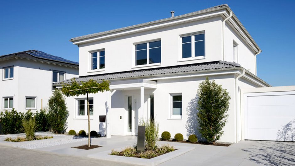 Ein modernes Einfamilienhaus, Foto: istock.com / acilo