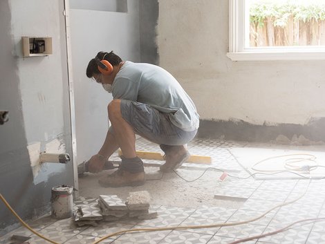 Geld verdienen, Modernisierung, Mieterhöhung, Foto: iStock.com / moman
