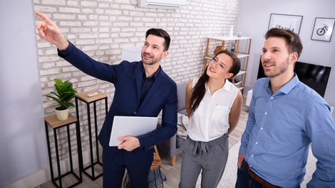 Checkliste Mietwohnung, Besichtigungstermin, Foto: iStock.com / AndreyPopov