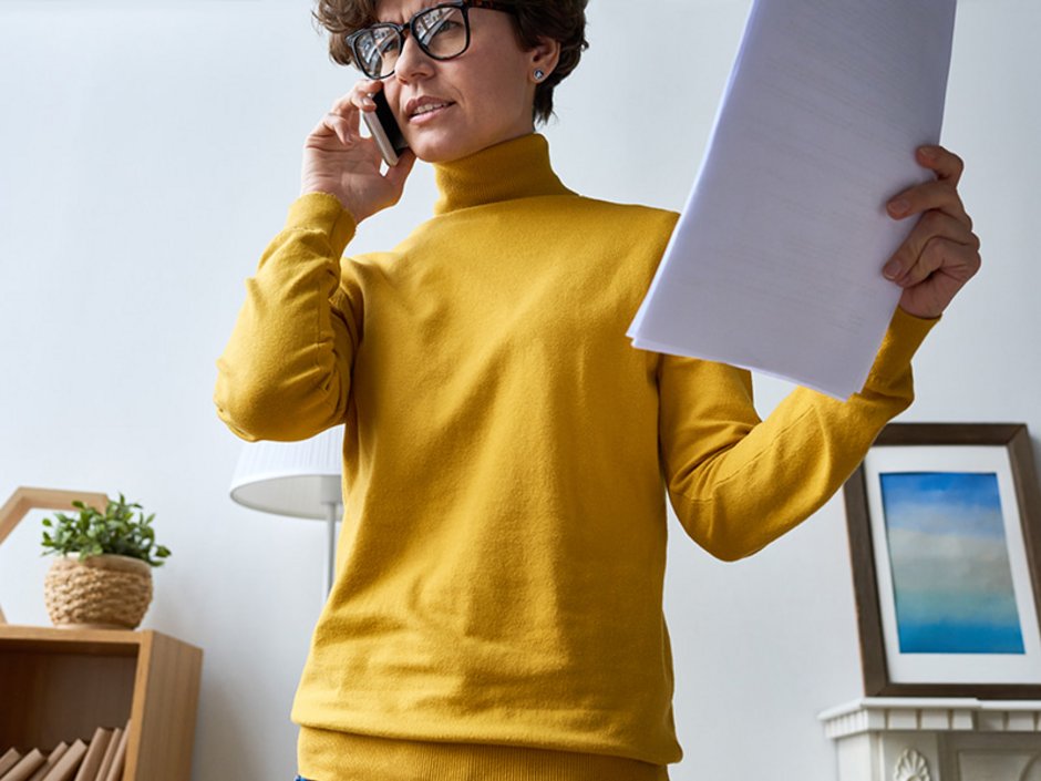 Abmahnung Wettbewerbsrecht, wettbewerbsrechtliche Abmahnung, Rechtsanwalt anrufen, Makler, Abmahnung, Foto: iStock.com/mediaphotos