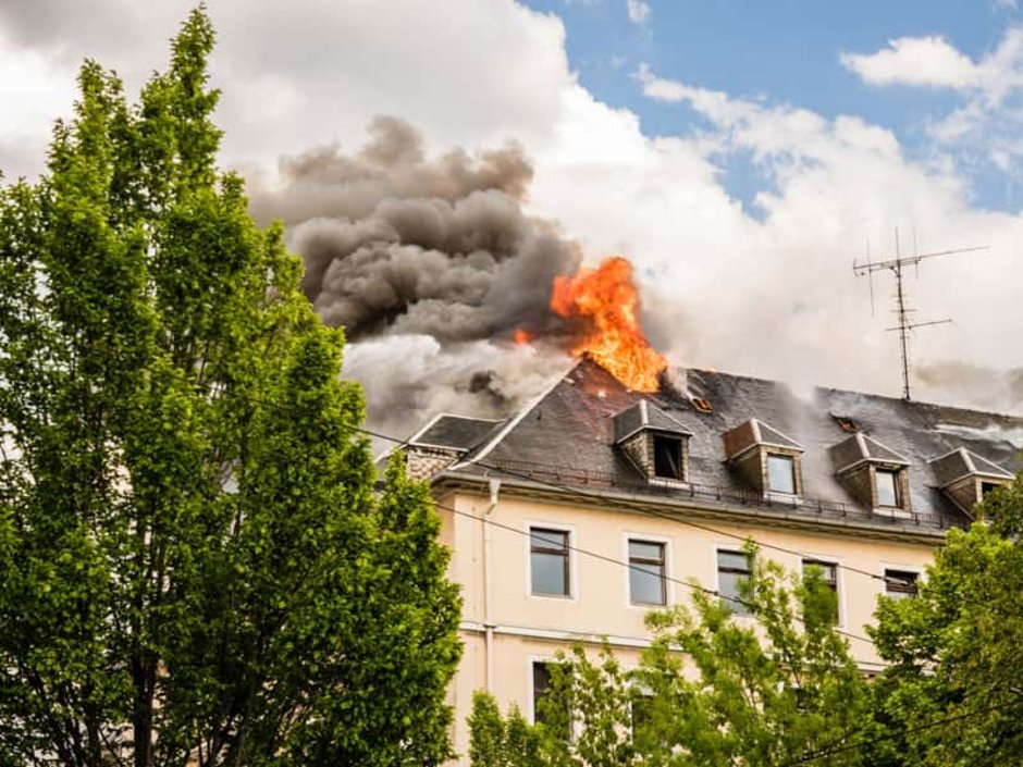 Wohngebäudeversicherung, Feuer, Foto: Animaflora PicsStock/AdobeStock.com
