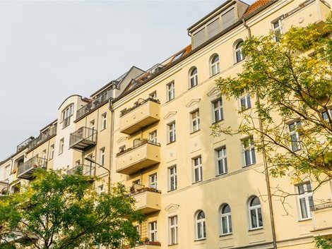 Diskriminierung auf dem Wohnungsmarkt, Mehrfamilienhäuser in Berlin, Foto: iStock.com/Terroa