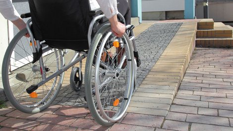 Altersgerechtes Wohnen, Zugang, barrierefrei, Rampe, Foto: RioPatuca Images / adobe.stock.com