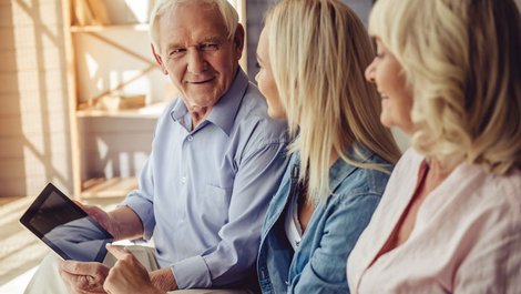 Immobilieneigentümer, Immobilie verschenken, Steuern sparen, Foto: VadimGuzhva / stock.adobe.com